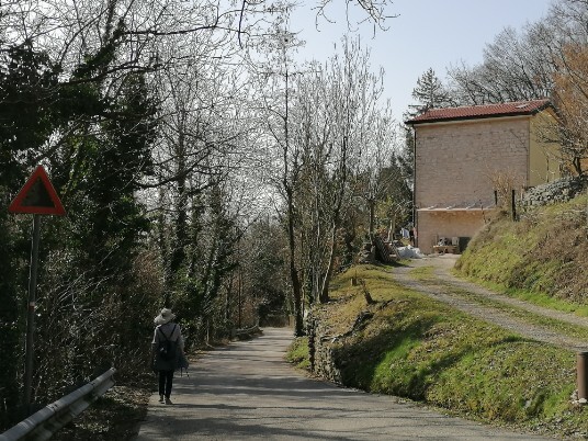 Via valle discsa a Monte Via valle discsa a Monte