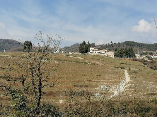 Villa Salvaterra vista da stradina per Panego Villa Salvaterra vista da stradina per Panego