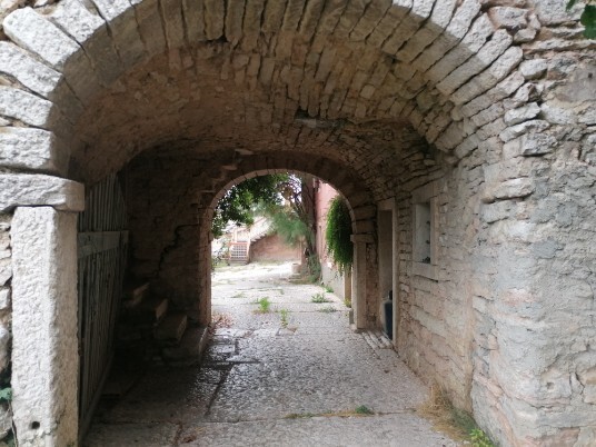 Zivelongo contrada volti portici Zivelongo contrada volti portici