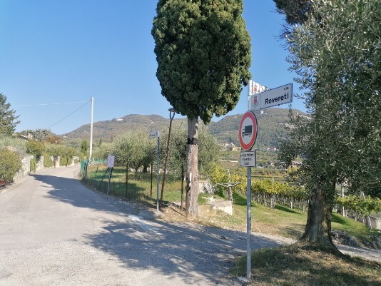 incrocio Via Rovereti e Via Crosetta a dx incrocio Via Rovereti e Via Crosetta a dx