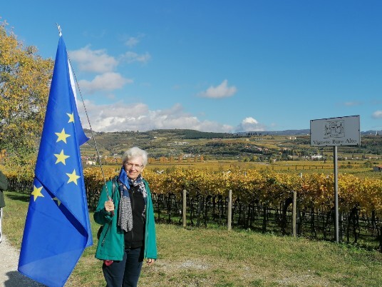 Anne e bandiera Unione Europea Anne e bandiera Unione Europea