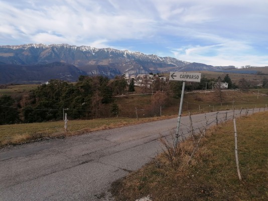Il Baldo visto da srada per Camparso Il Baldo visto da srada per Camparso