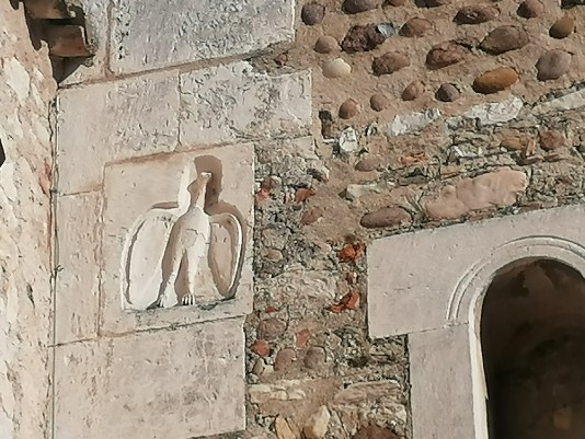 particolari facciata chiesa Cisano particolari facciata chiesa Cisano