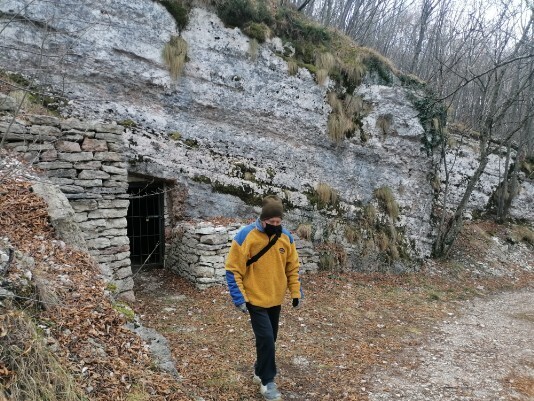 tratti sentiero trincee Monte Cimo tratti sentiero trincee Monte Cimo