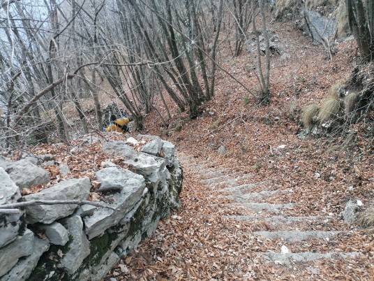 tratti sentiero trincee Monte Cimo tratti sentiero trincee Monte Cimo