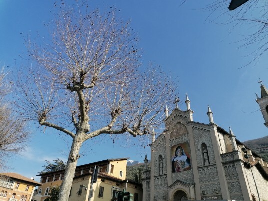 La Chiesa di Castelletto di Brenzone La Chiesa di Castelletto di Brenzone