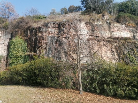 rocce a dx in Via Rosa Corallo rocce a dx in Via Rosa Corallo
