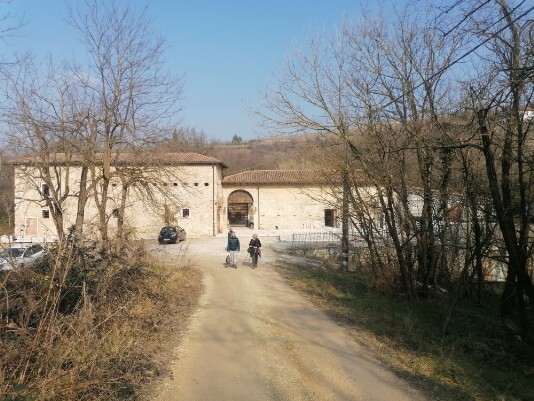 e dopo un buon pasto partiamo per Poia CAI 238 e dopo un buon pasto partiamo per Poia CAI 238