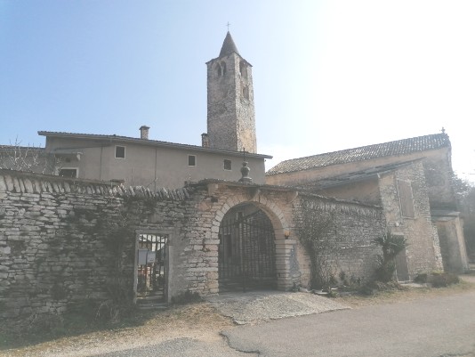 arco e vecchia chiesa Cavalo arco e vecchia chiesa Cavalo