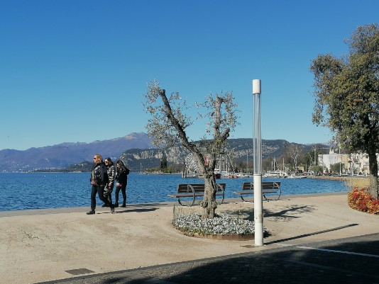 Lungolago Bardolino il Pastello visto da Monte Solane