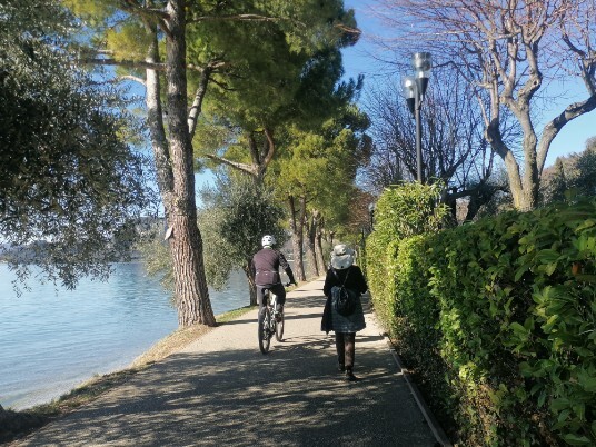 Lungolago Bardolino - Garda Lungolago Bardolino - Garda