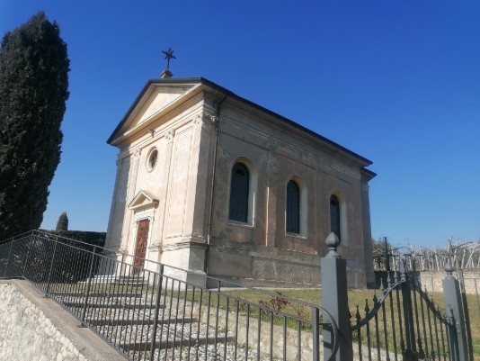 chiesa vicino a Badin chiesa vicino a Badin